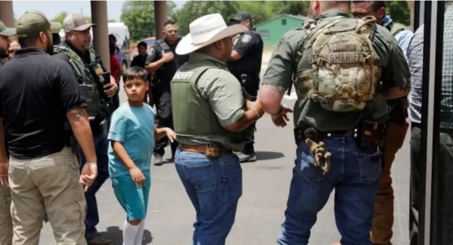 अमेरिकामा बन्दु”कधारीको हमला: कम्तीमा १८ विद्यार्थी र एक शिक्षकको मृत्यु