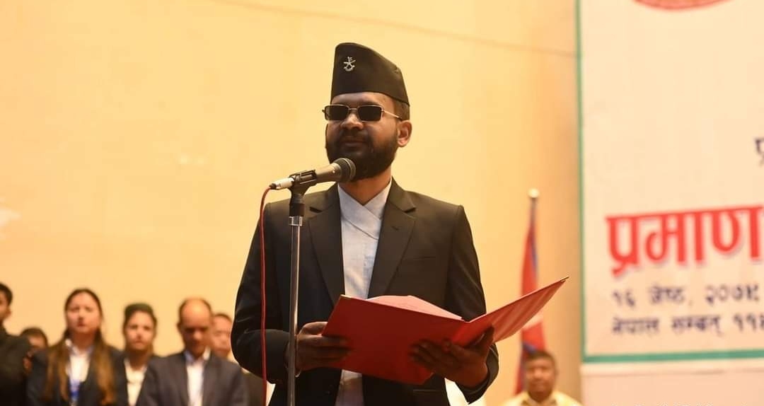 काठमाडौंका नवनिर्वाचित मेयर वालेन्द्र साहले दुई भाषामा लिए शपथ