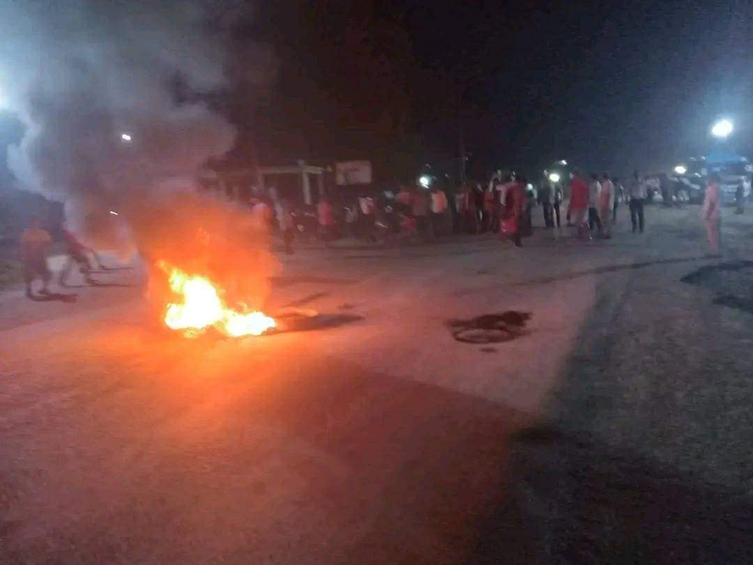 सप्तरीमा ट्रकको ठक्करबाट नेता चौधरीको मृत्यू, आक्रोशित स्थानीयले टायर बाले !