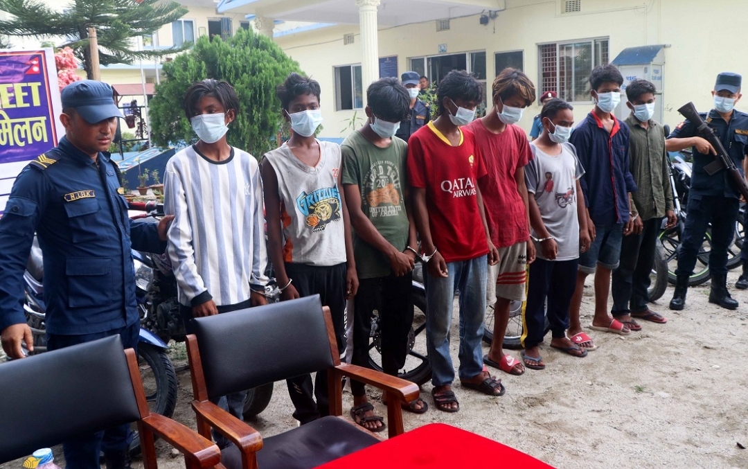 मोटरसाइकल चोरी गर्ने गिरोह पक्राउ, १२ मोटरसाइकल समेत बरामद