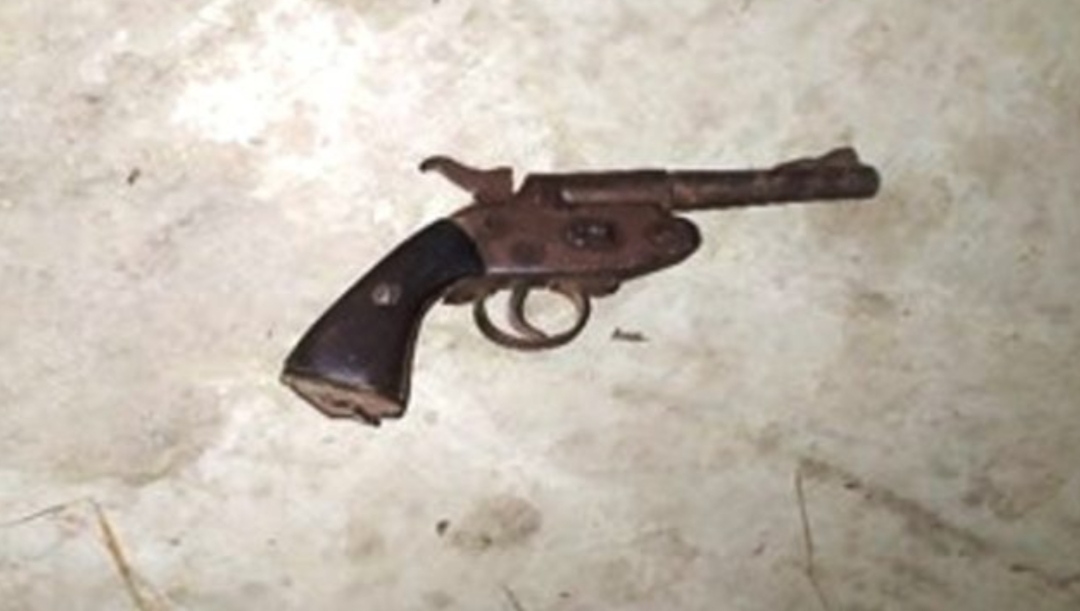 मधेस : कटुवा पेस्तोलसहित सिंह र साह पक्राउ