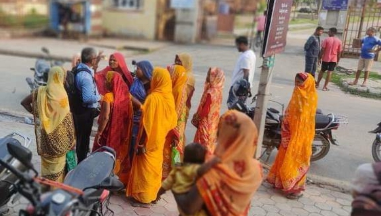 Breaking- जनकपुरमा मिटर ब्याजीलाई पीडित महिलाहरुले गरिन् धुलाई !