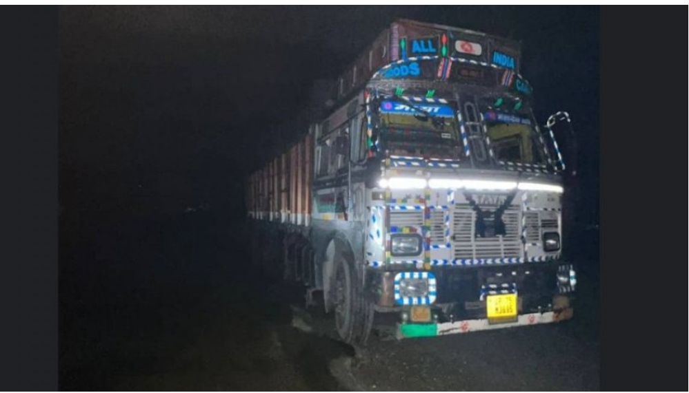 मधेस : ५५ लाख बराबरको तेलसहित भारतीय ट्रक सशस्त्र प्रहरीले समात्यो