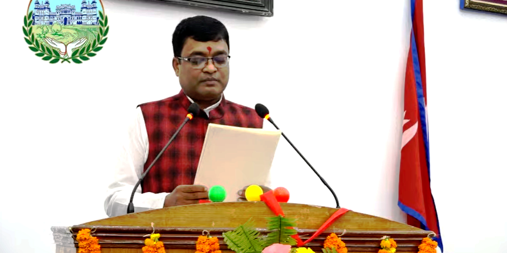 मधेस : अर्थमन्त्री साहले हिन्दी शायरीबाट सुरू गरे बजेट प्रस्तुती