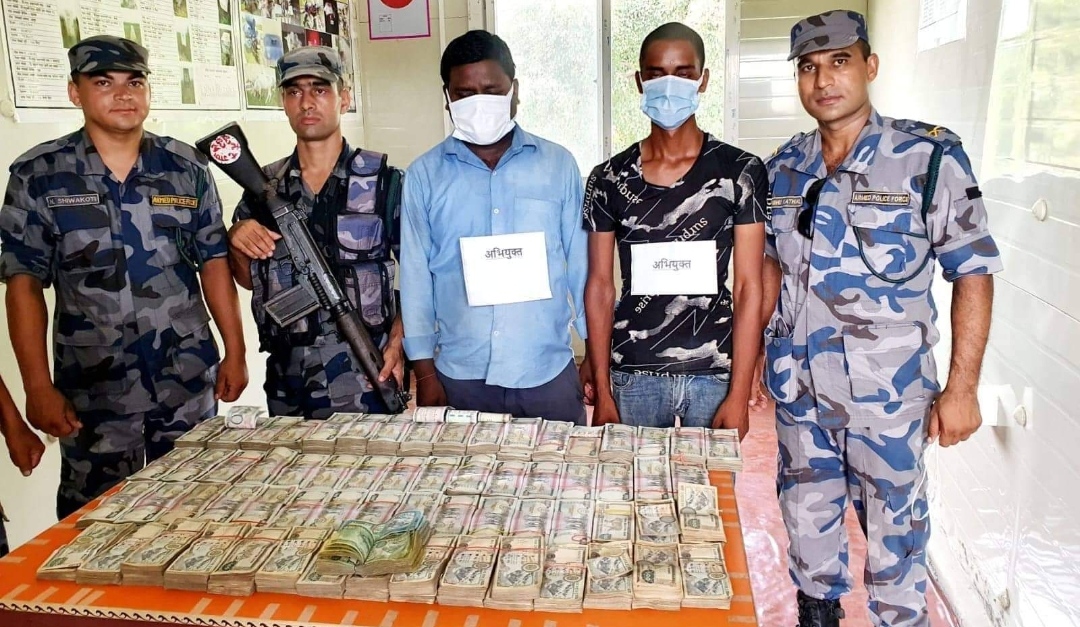 जनकपुर : स्रोत नखुलेको साढे ८३ लाख बढी रुपैयाँ बरामद, दुई जना पक्राउ