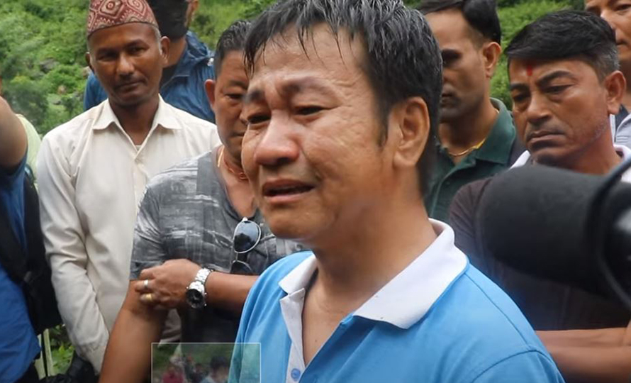 सर्दु खोलाको किनारमा किन रोए मेयर हर्क साम्पाङ ?