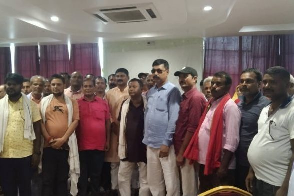 रौतहटमा लोसपालाई झट्का, सयौं नेता कार्यकर्ताले दिए सामूहिक राजीनामा