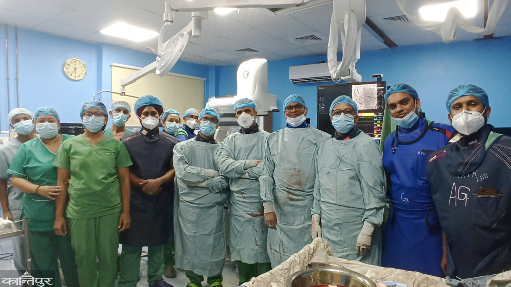 नेपाली चिकित्सको सफलताः छाती नचिरी मुटुको ‘भल्भ’ प्रत्यारोपण गर्न सफल