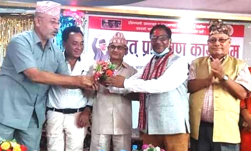 पूर्व कृषिमन्त्री विजय यादव जसपा छाडेर एमालेमा प्रवेश
