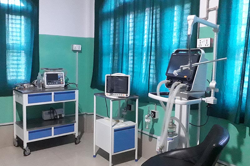 मधेसः आइसियू र भेन्टिलेटर संचालनमा आएन, सर्पदंशका बिरामीको उपचारमा समस्या