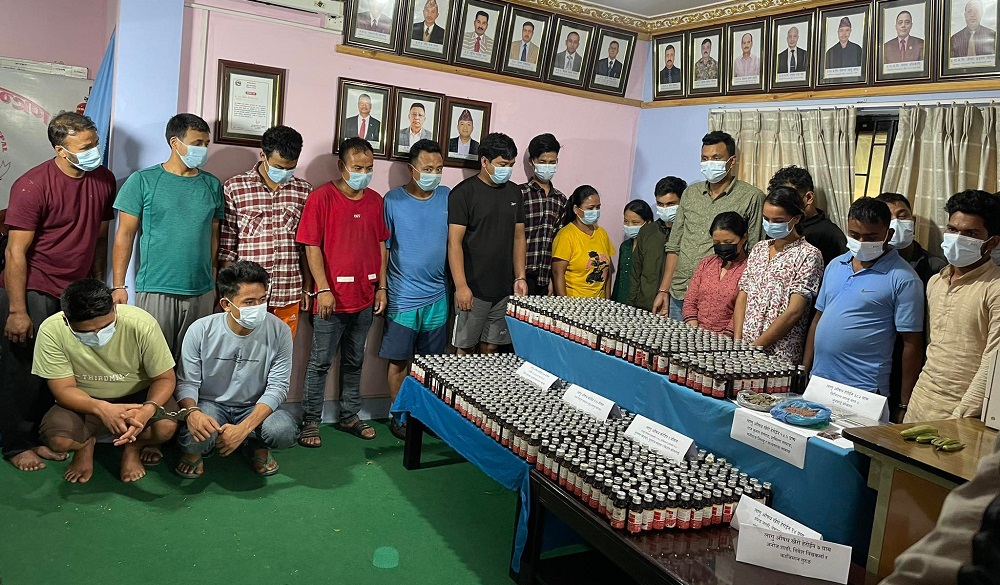 ५८ लाख बढीको लागुऔषधसहित काठमाडौंबाट २२ जना पक्राउ