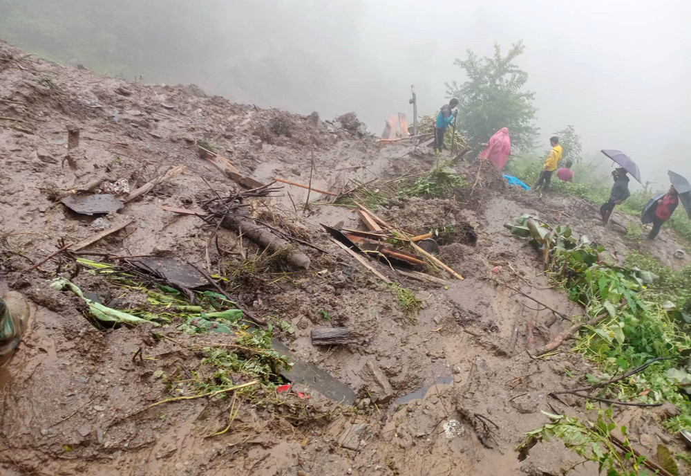 नेपालः पहिरोमा पुरिएर ५ जनाको मृत्यु