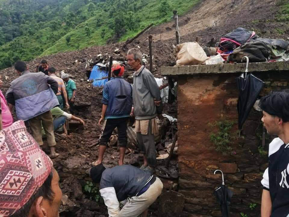 नेपालमा पहिरोः मृतकको संख्या १२ पुग्यो, ११ जना अझै बेपत्ता