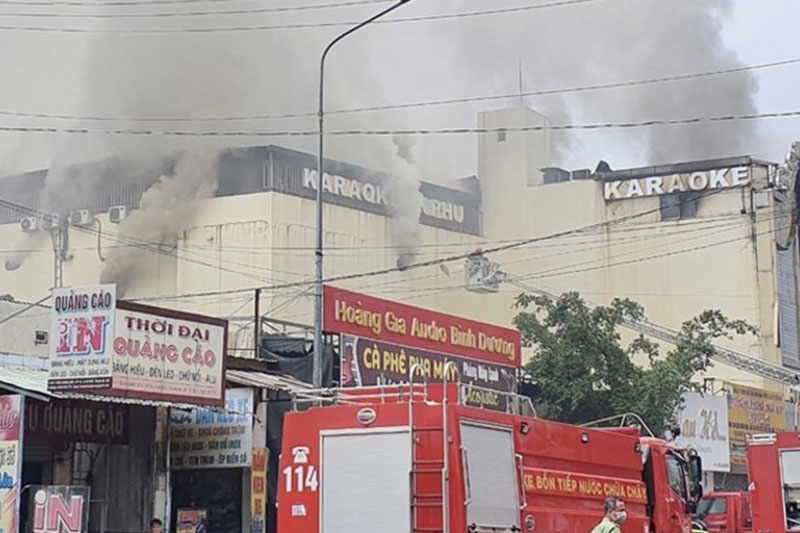बारमा आगो लागेपछि ३२ जनाको मृत्यु