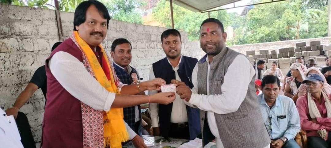 लोसपाका जिल्ला अध्यक्ष कौशलसहित दर्जनौं नेता जनमत पार्टीमा प्रवेश
