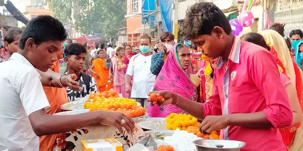 जनकपुरधाममा एकै दिन दुई करोडको लड्डु बिक्री !