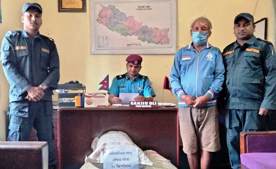 बारामा २५ किलो गाजासहित एक जना पक्राउ