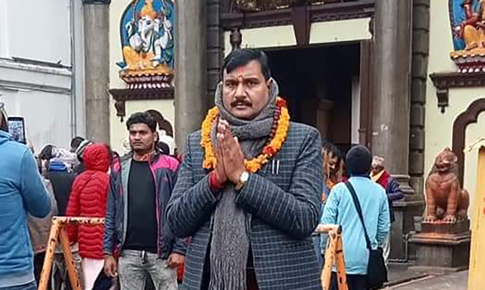 संस्कृत भाषामा शपथ लिएका यी सांसद को हुन् ?