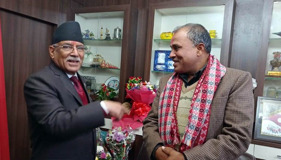 मधेश प्रदेशका स्वतन्त्र सांसद कुशवाहालाई प्रचण्डले पार्टीमा भित्र्याए