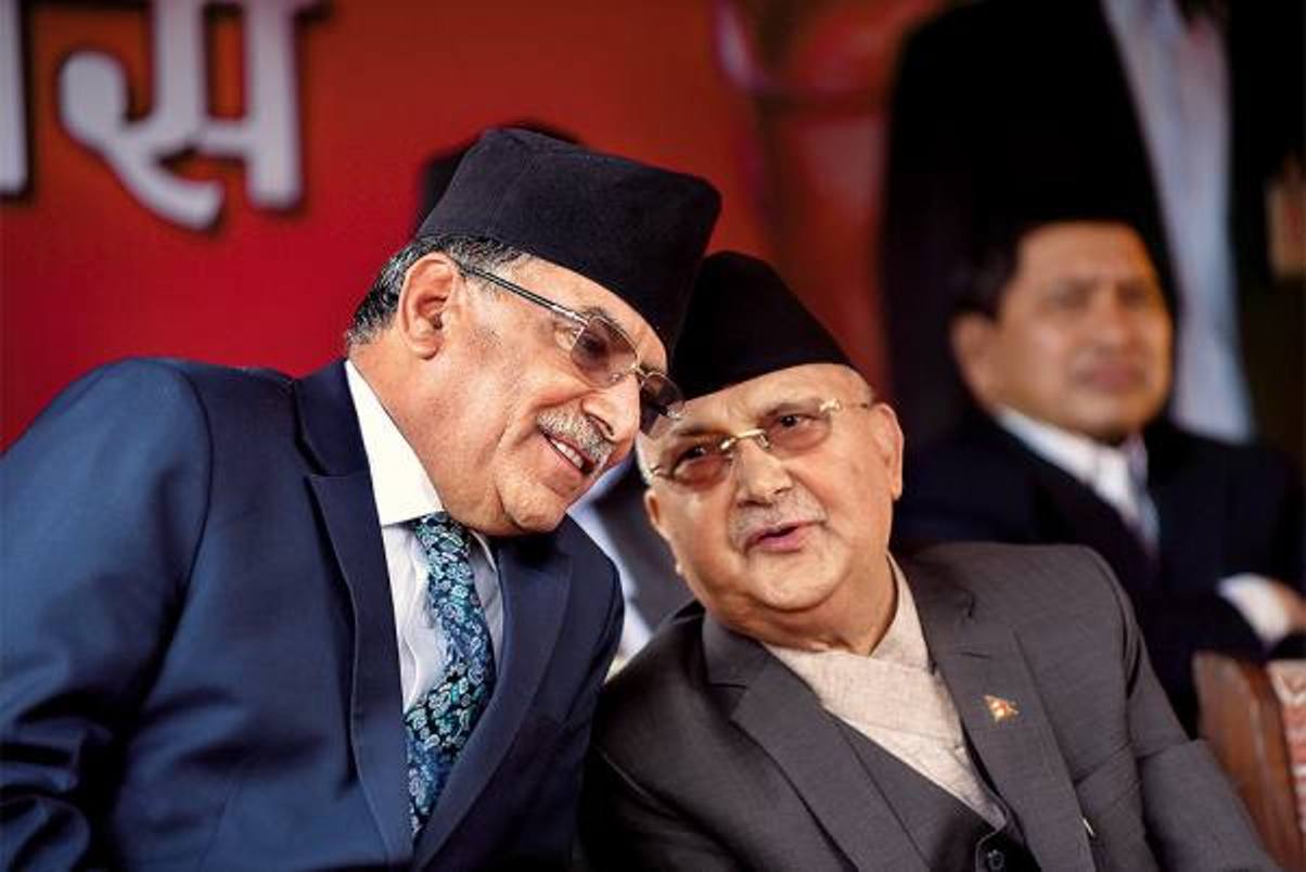 Breaking- नयाँ सरकार गठनको दाबी गर्न दाहाल र ओली शीतल निवास जाँदै