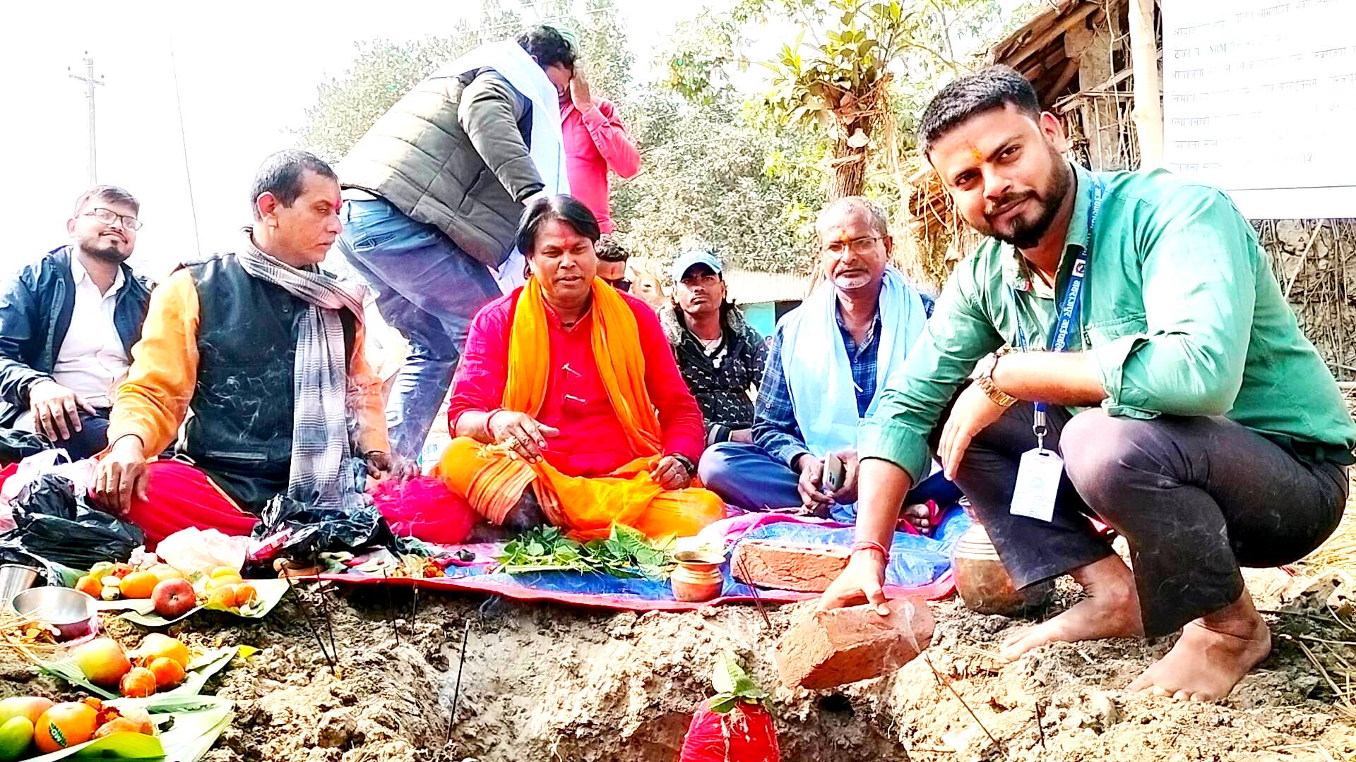 इमरजेन्सी ब्लक र दलित सामुदायिक भवनको शिलान्यास