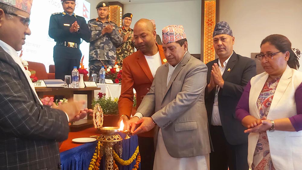 दुर्गा प्रसाईँलाई निगरानीमा राख्न गृहमन्त्रीको निर्देशन