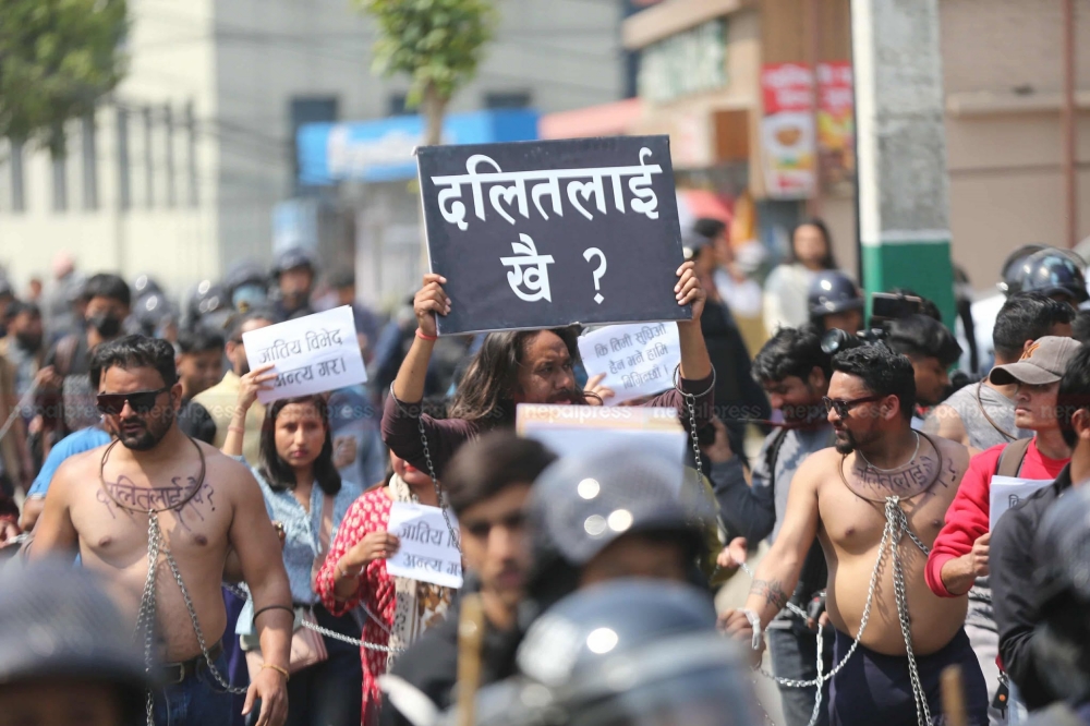 औरहीमा दलितमाथि अत्याचारविरुद्ध काठमाडौंमा विशाल प्रदर्शन, निषेधित क्षेत्र तोड्ने प्रयास