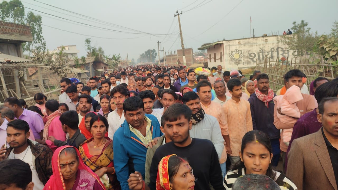 जनकपुरधामको अन्तरगृह परिक्रमामा उर्लिए श्रद्धालुहरु