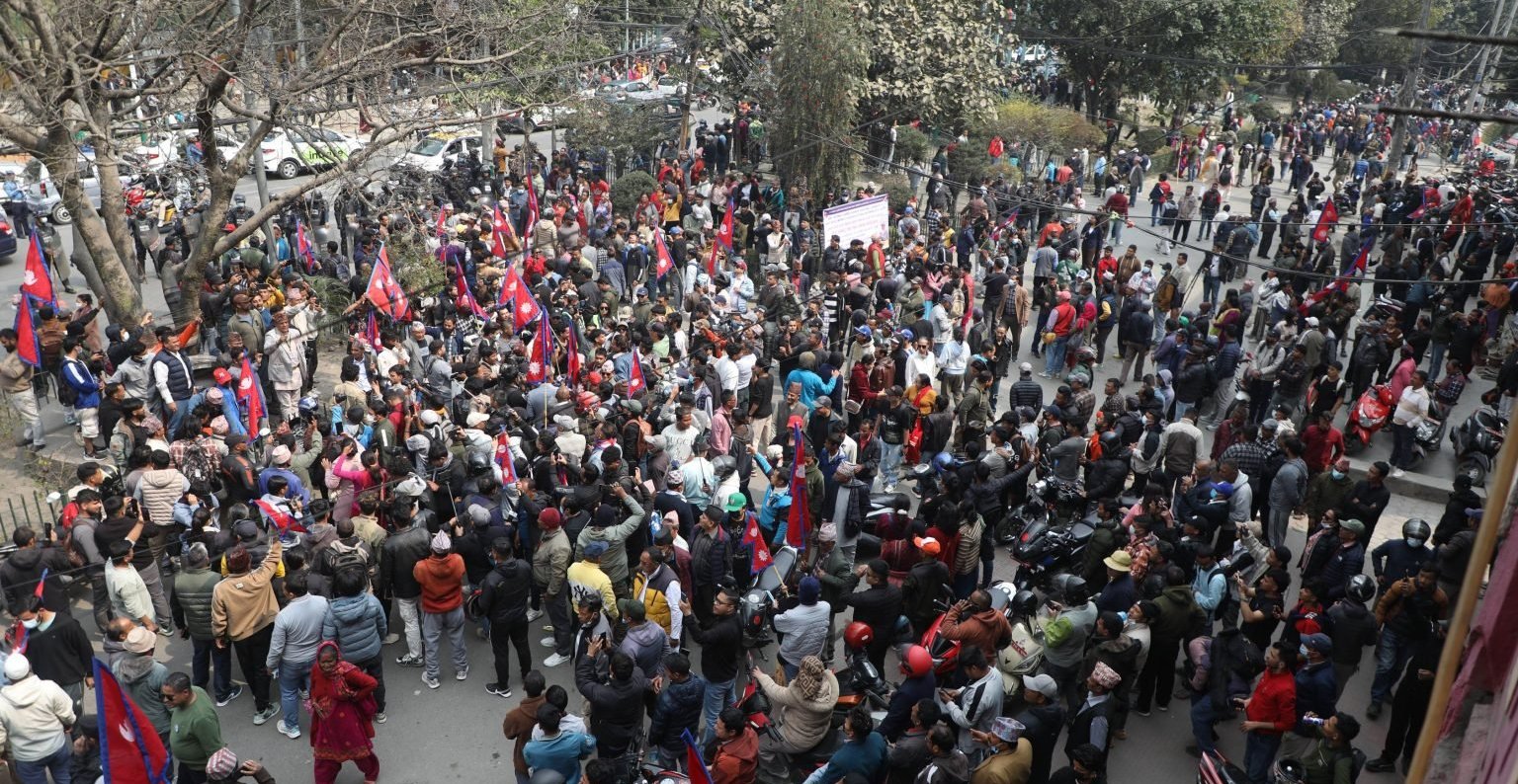 पूर्वराजा ज्ञानेन्द्रको स्वागतका लागि विमानस्थल क्षेत्रमा उर्लिए समर्थक