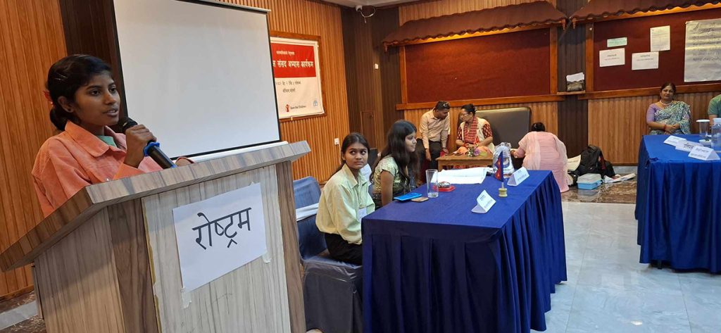 मधेशका बालबालिकालाई गराइयो नमूना संसद अभ्यास, २४ बालबालिका बने साँसद !