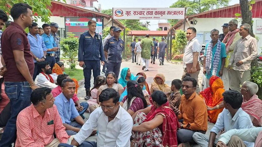 सहिद परिवारलाई मधेस प्रदेशका गृहमन्त्रीले हप्काएपछि….