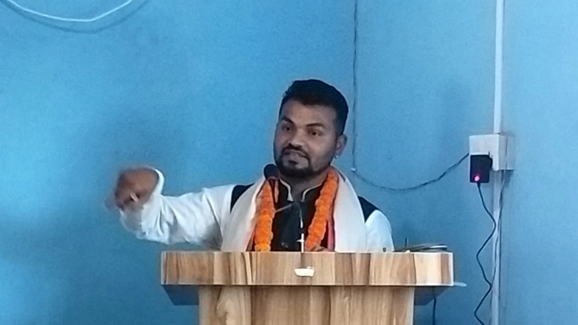 तस्कर र जनतालाई एकै किसिमको व्यवहार रोकिनुपर्छ : सांसद यादव